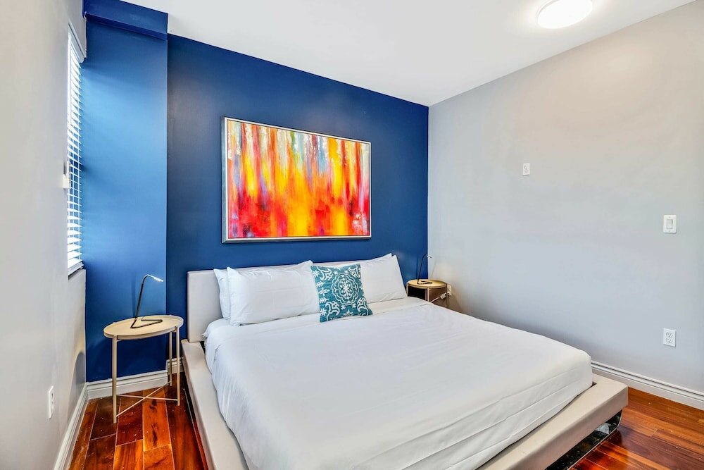 Фото The Penthouse in the Heart of the City With Patio/rooftop