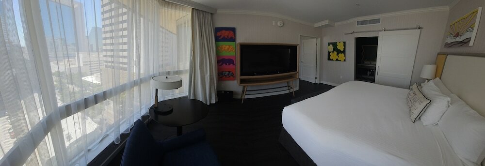 Фото The Bristol Hotel San Diego