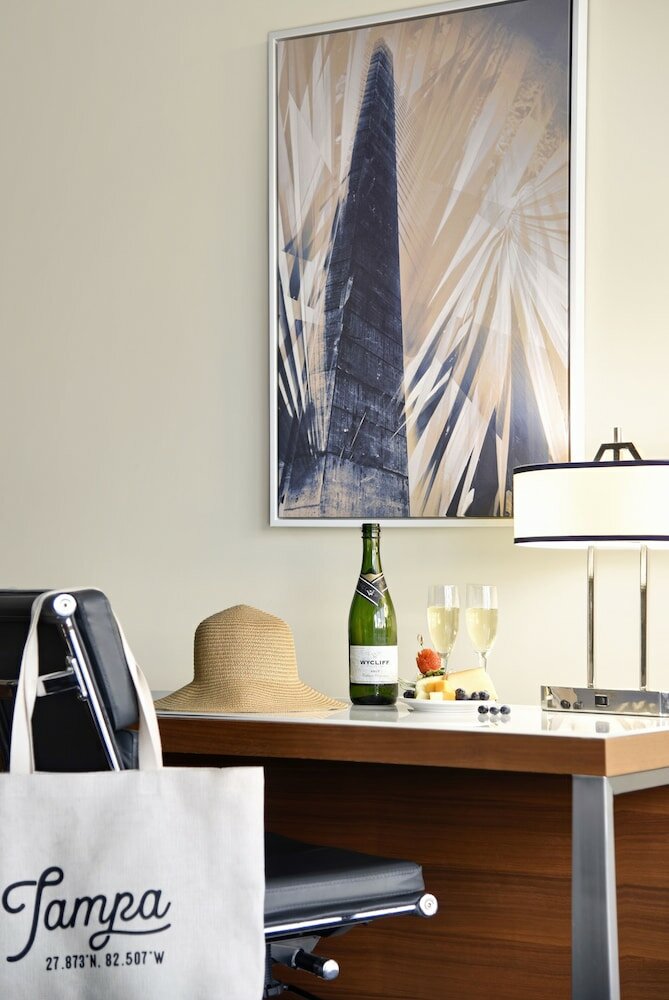 Фото Hotel Tampa Riverwalk