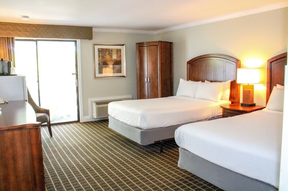 Фото Cape Cod Irish Village