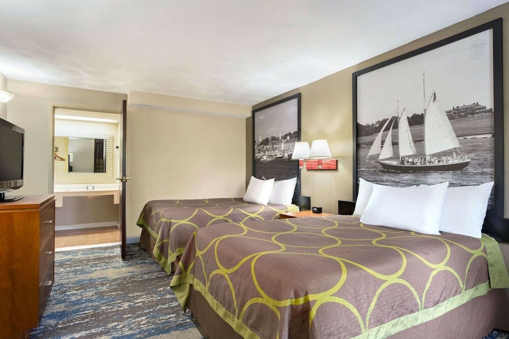 Фото Super 8 by Wyndham West Greenwich/Providence