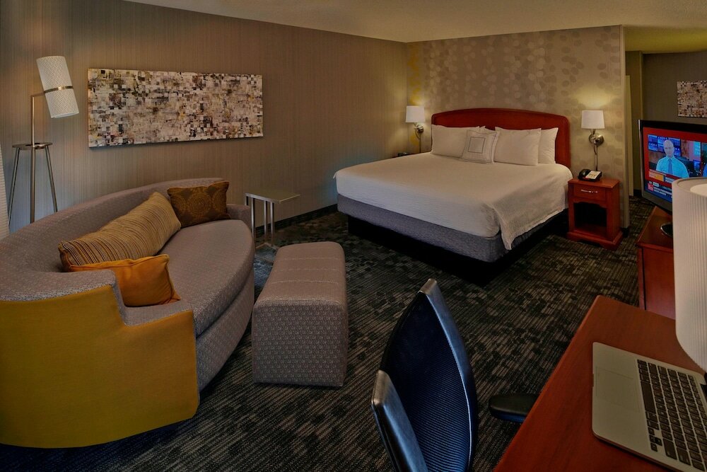 Фото Courtyard Marriott Providence Warwick