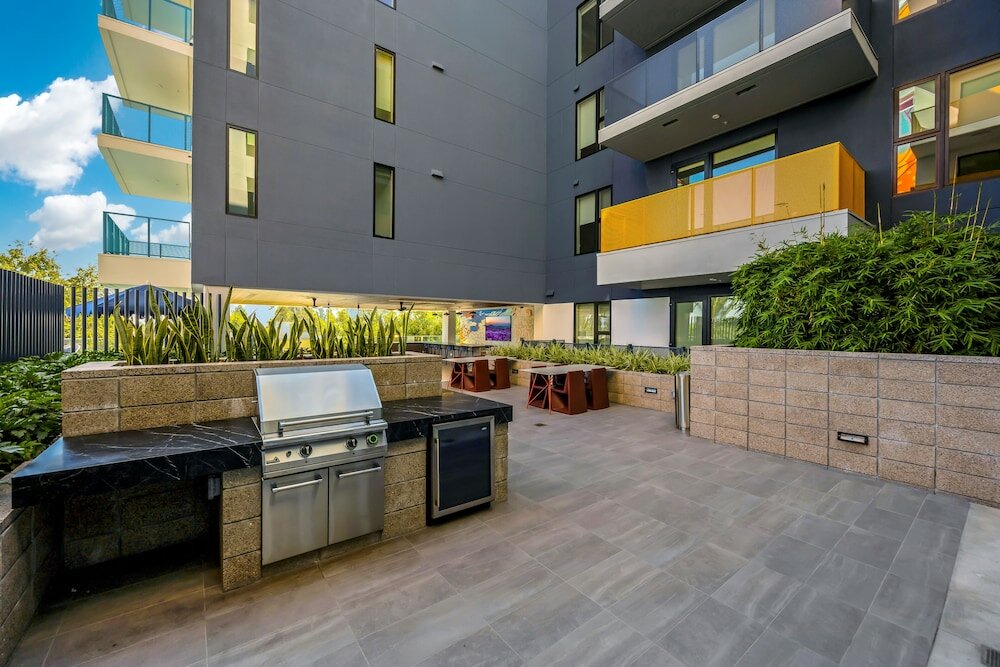 Фото Luxury Apartment in Hollywood