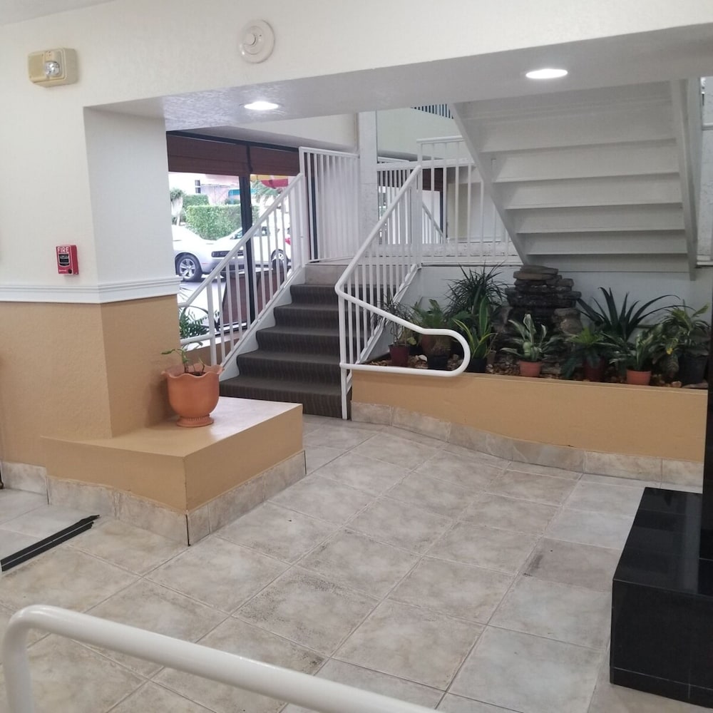 Фото Fort Lauderdale Beach Resort by Vacatia