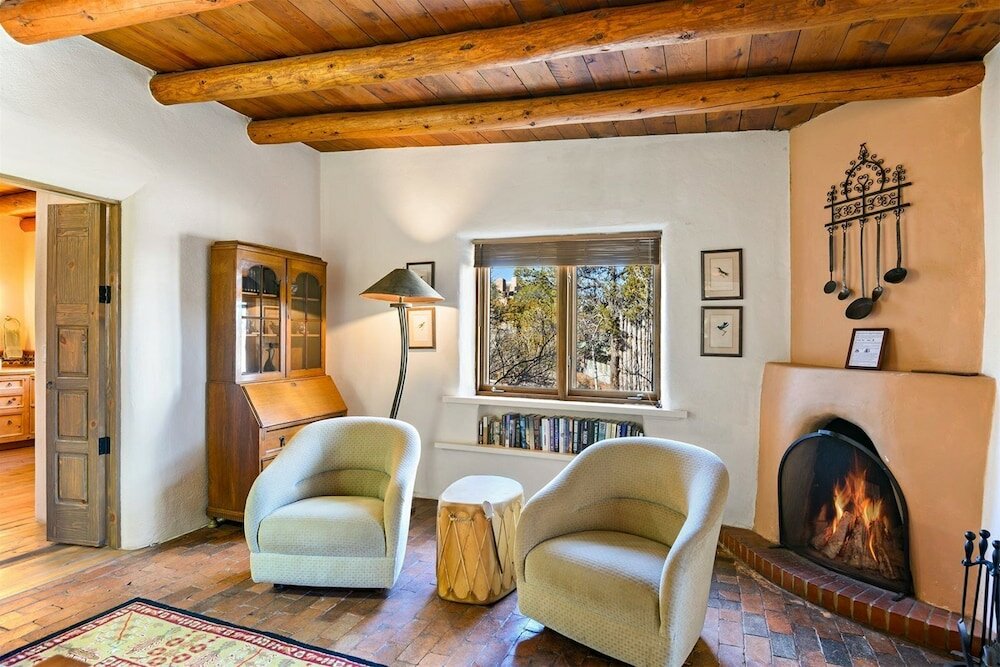 Фото Hummingbird - Spectacular Views, Stunning East Side Home, Walk to Canyon Rd