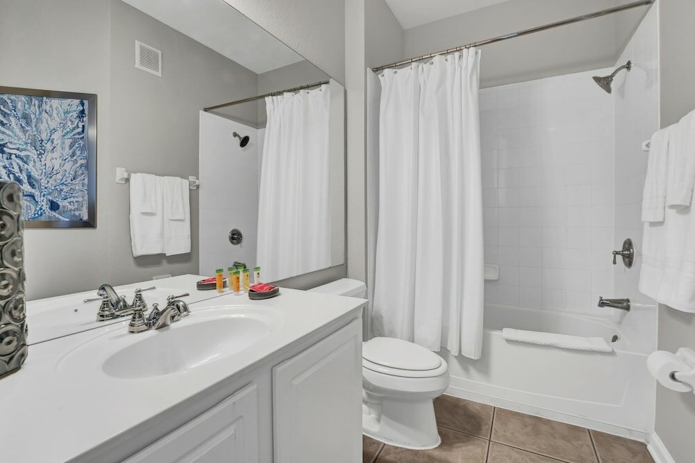 Фото 4816 Cayview Ave № 306