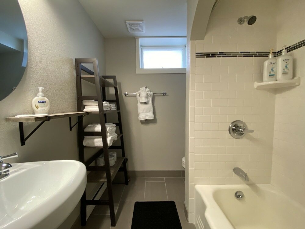 Фото Charming Bungalow Next to Csu - Free Cruiser Bikes