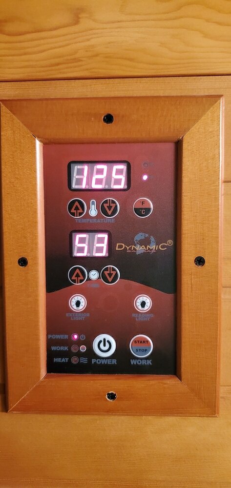 Фото Couples Retreat With Hot Tub, Sauna and Steam Room