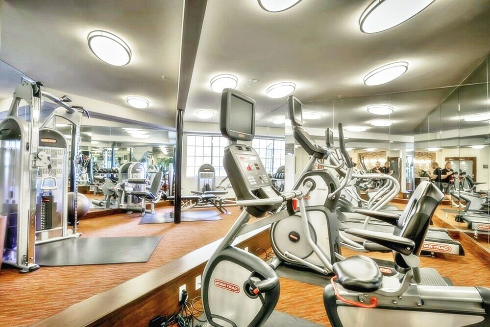 Фото Luxury Suites - Heart of Beverly Hills