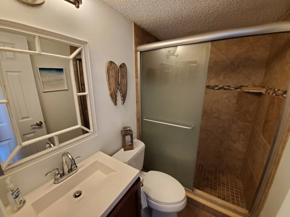 Фото Ocean View 2 Bed, 2 Bath, Steps to the Beach - Spanish Trace 240