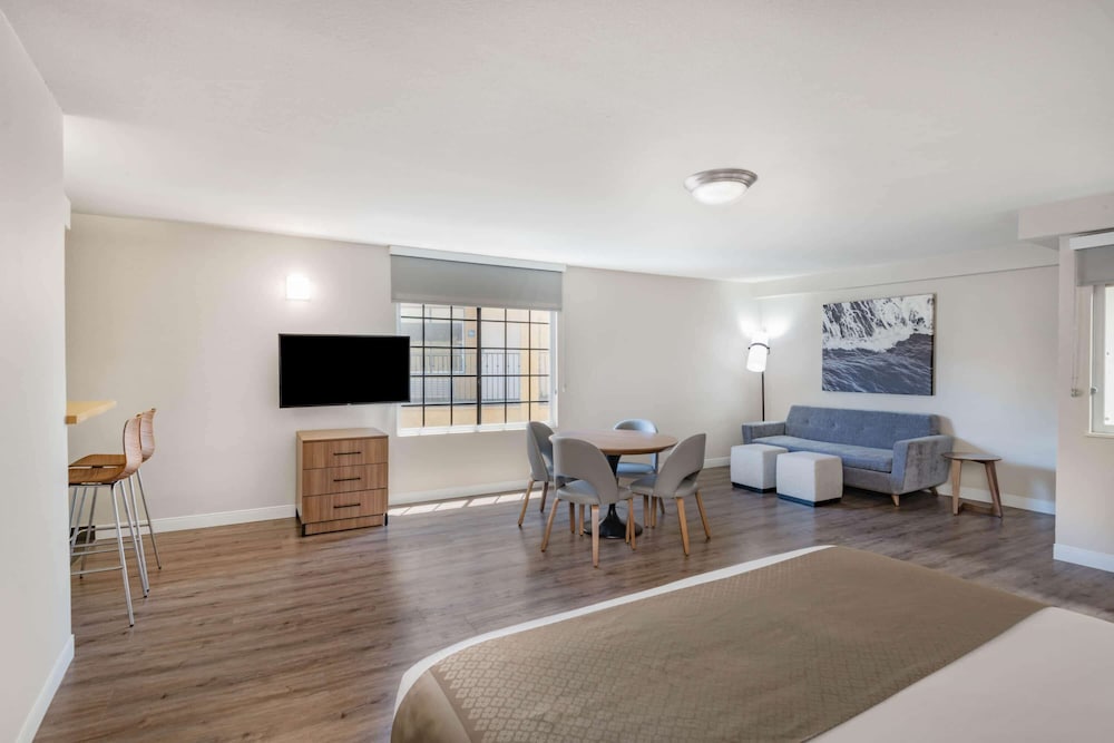 Фото Wyndham Garden San Diego Near SeaWorld