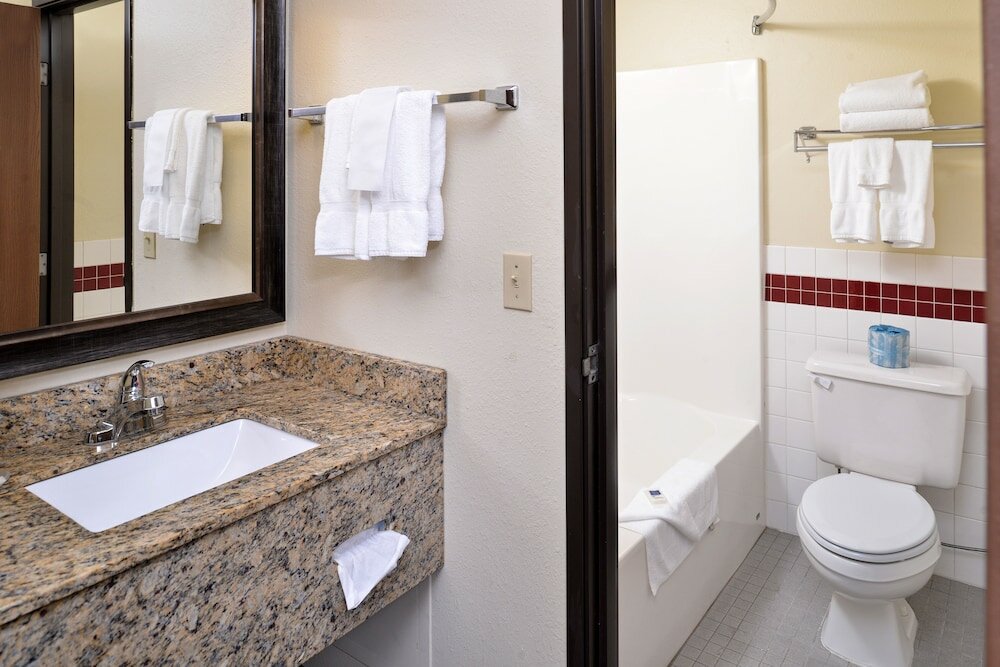 Фото AmericInn by Wyndham St. Cloud