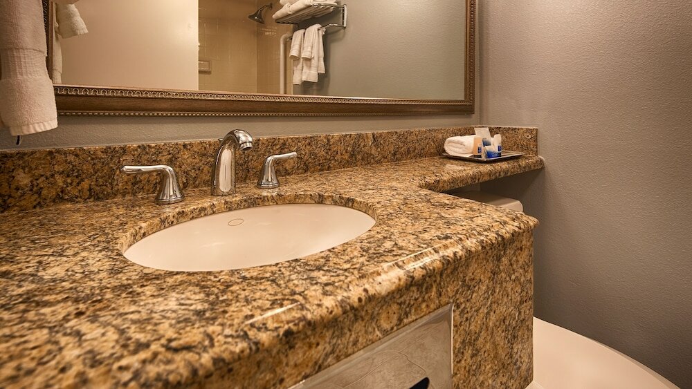 Фото Best Western Hartford Hotel & Suites