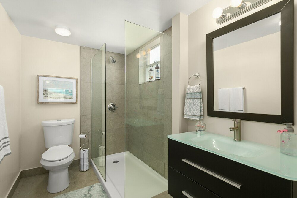 Фото 2Bed 2Bath with Patio on 11 Collins ave