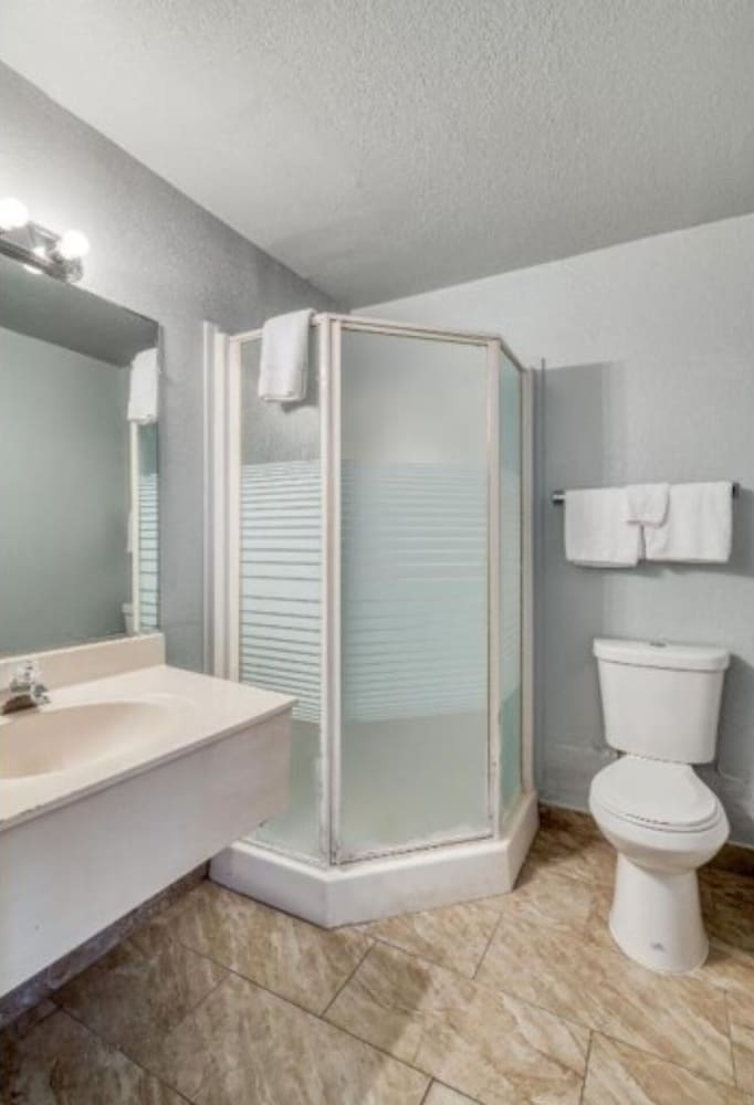 Фото Oyo Hotel Houston Southwest I-69