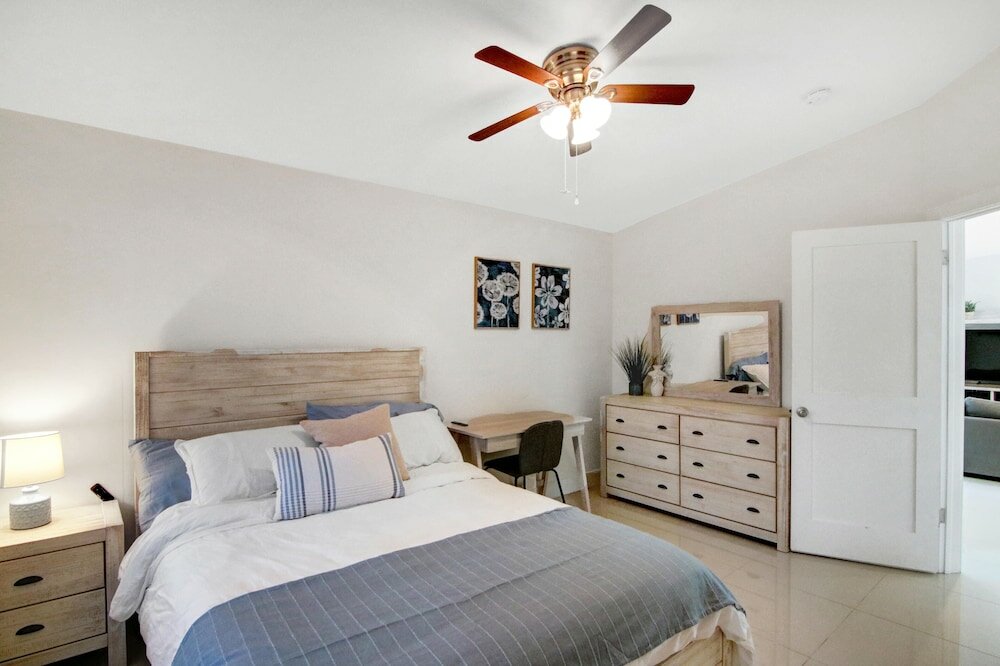 Фото Waterfront Oasis