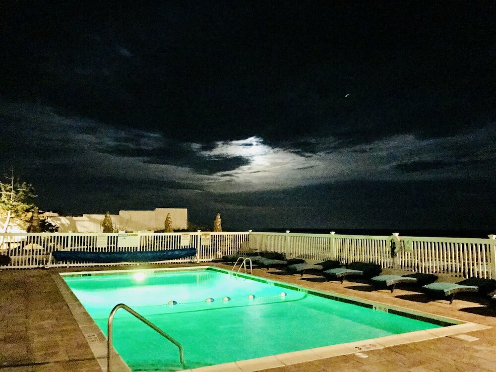 Фото Ocean Surf Resort