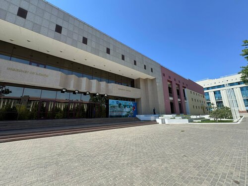 Аяқтарында нейлон киген сексуалды қыздар