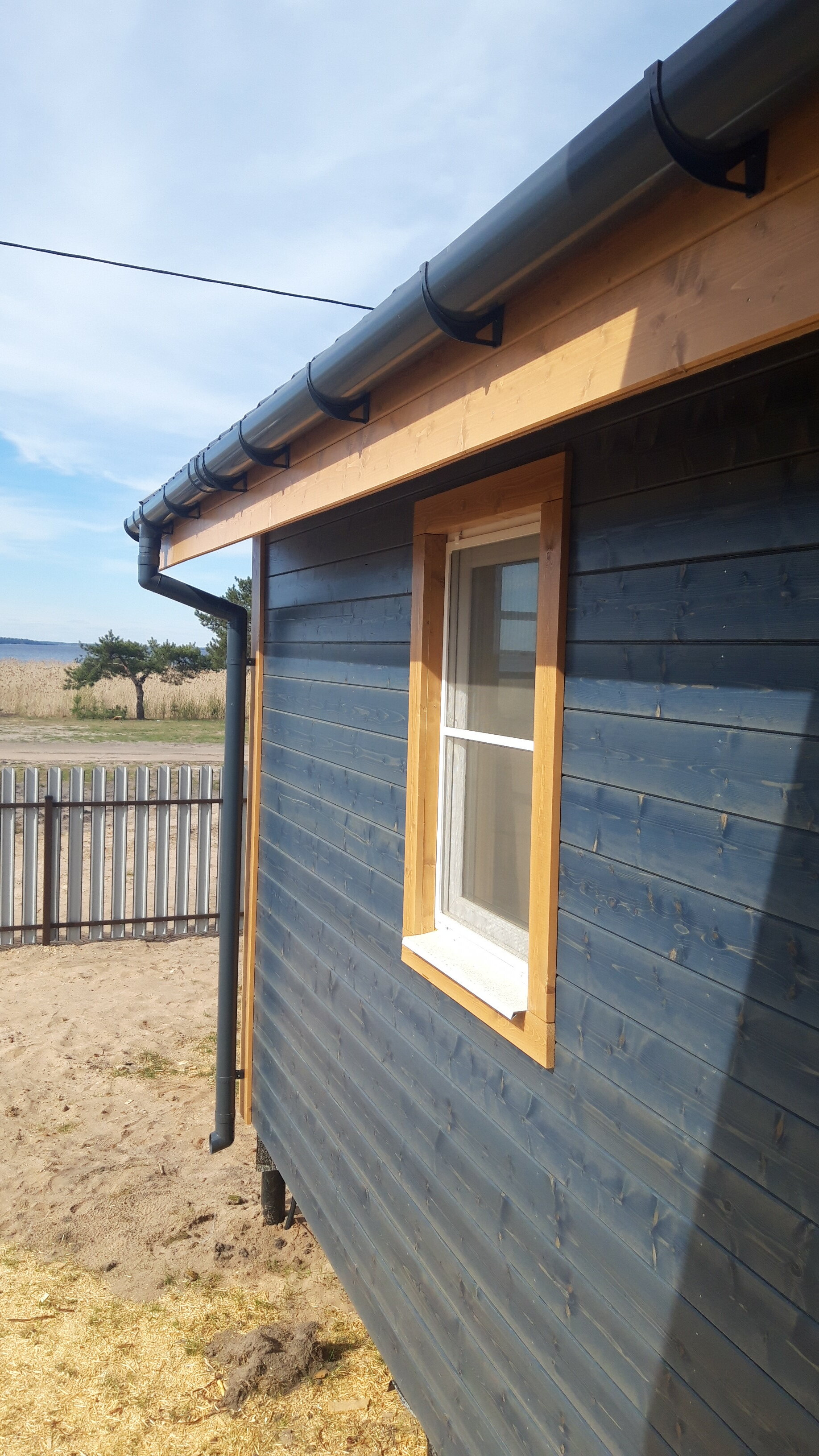 Фото Синий дом у пляжа