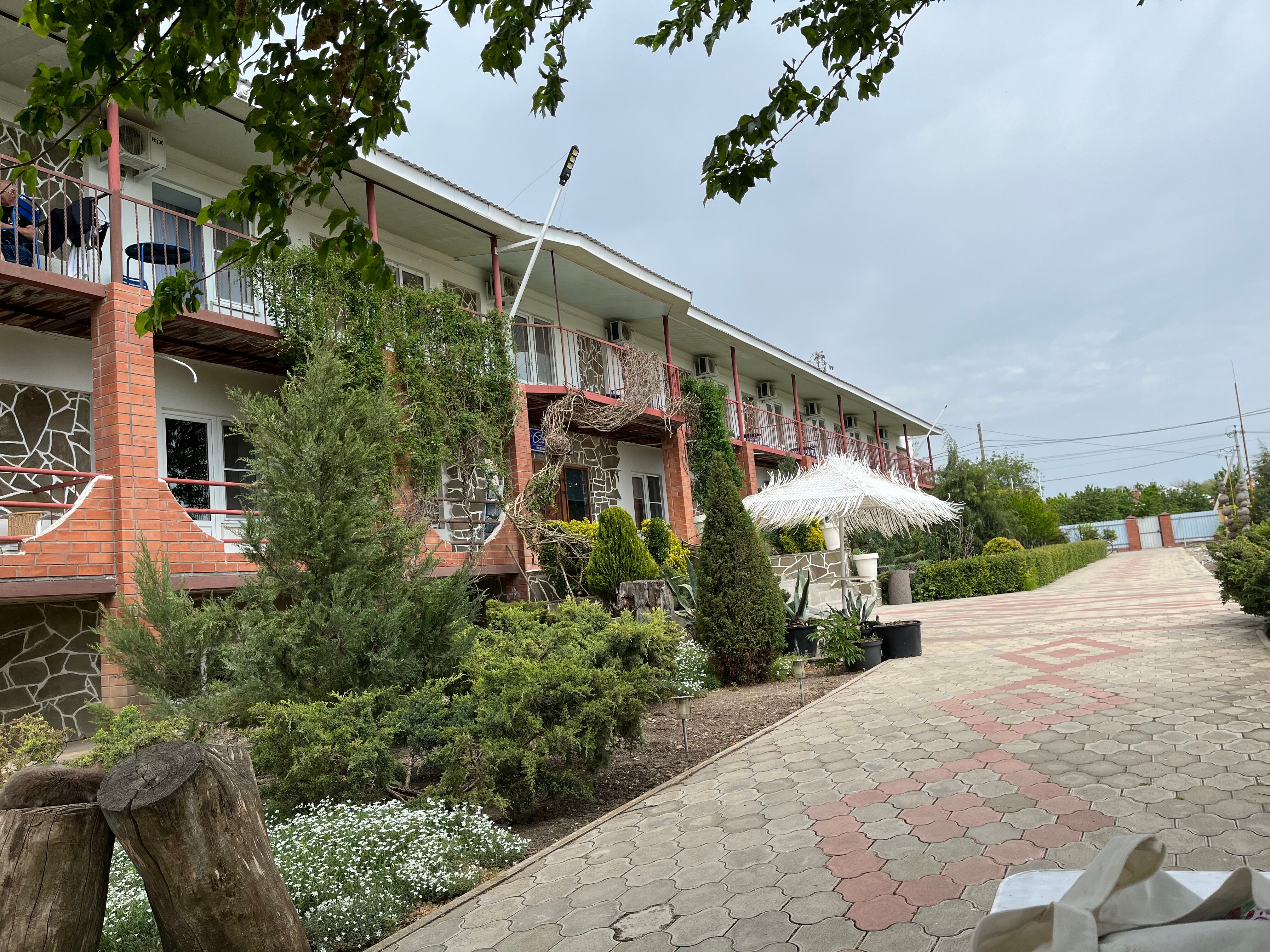 Фото отеля 1