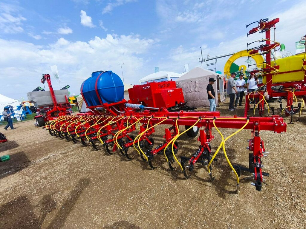 Capacitive equipment, tanks Sterh, Bataysk, photo