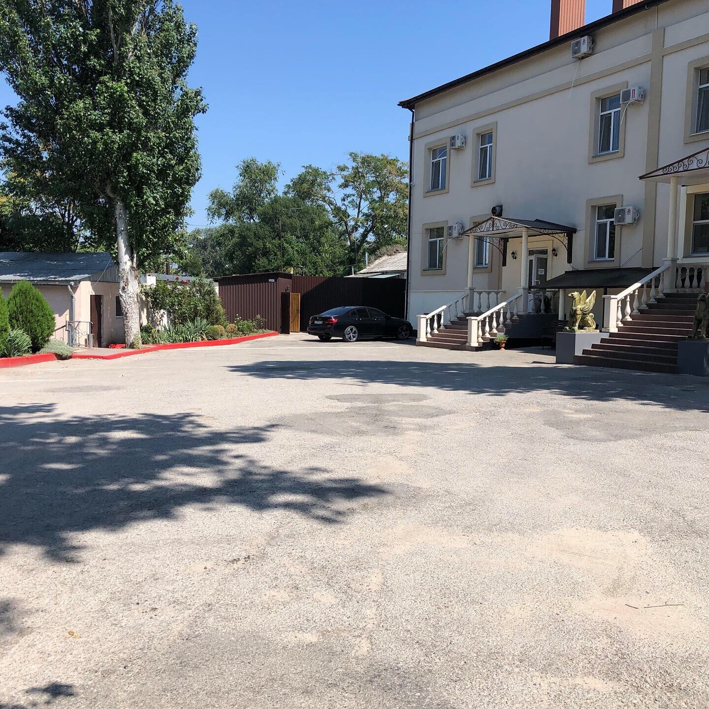 Фото Южный дворик