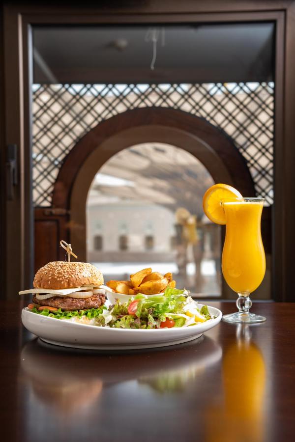 Фото Taiba Front Hotel