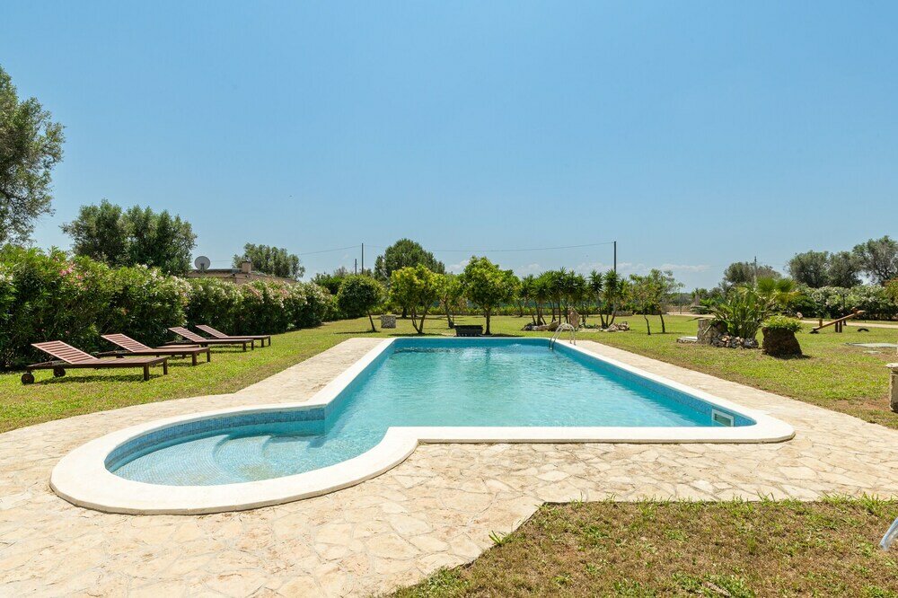 Фото Villa Bella con piscina