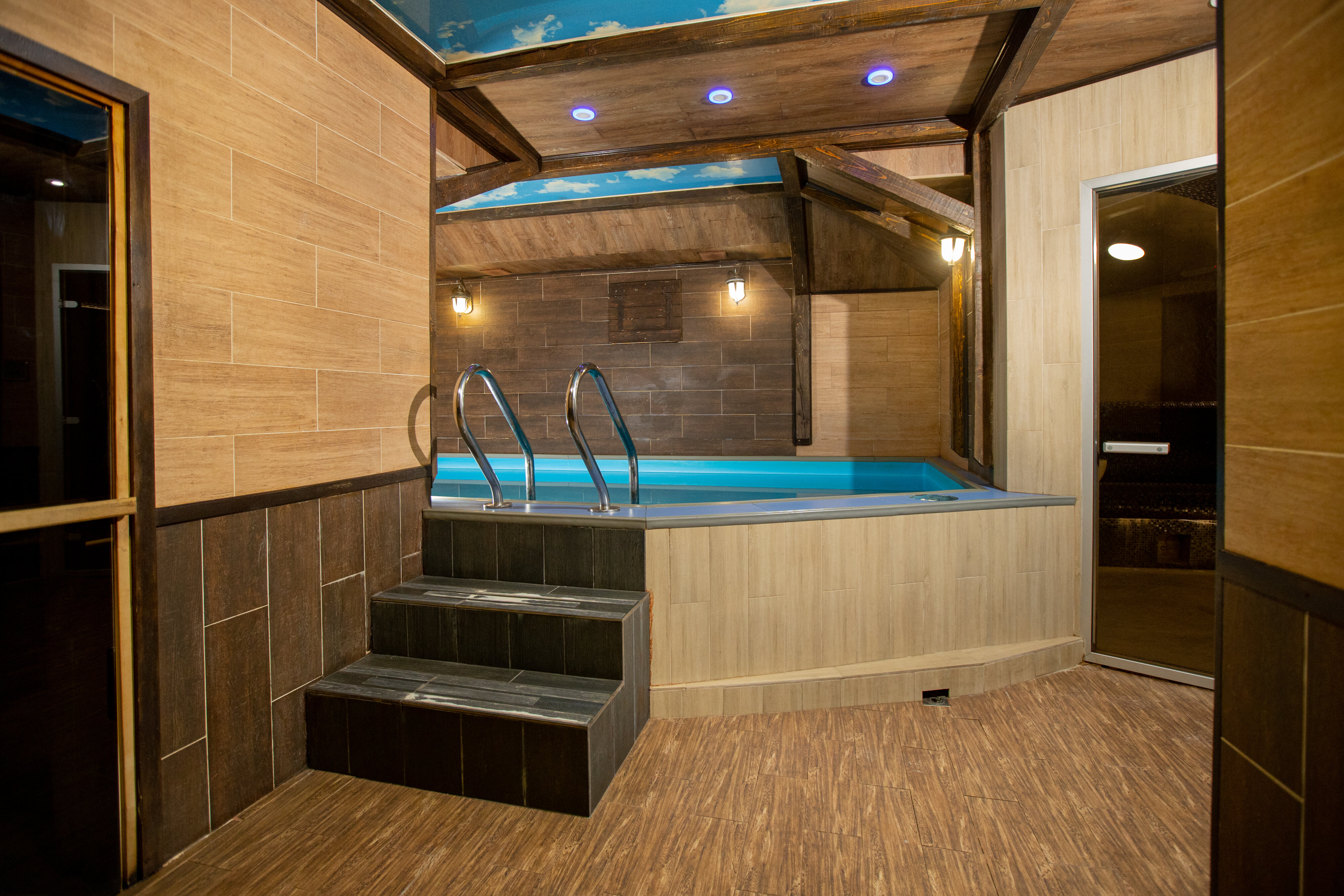 Фото Флагман