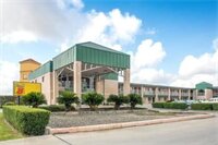 Фото Super 8 by Wyndham Seguin