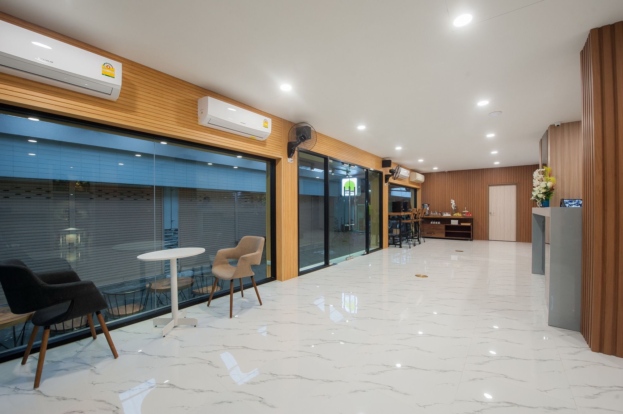 Фото The Moon Night Hotel