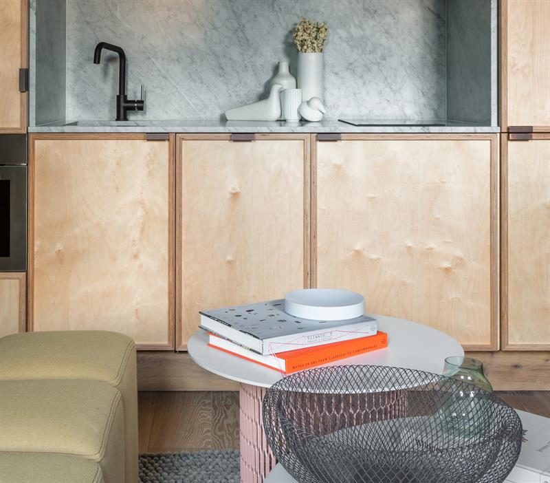 Фото Locke At Broken Wharf