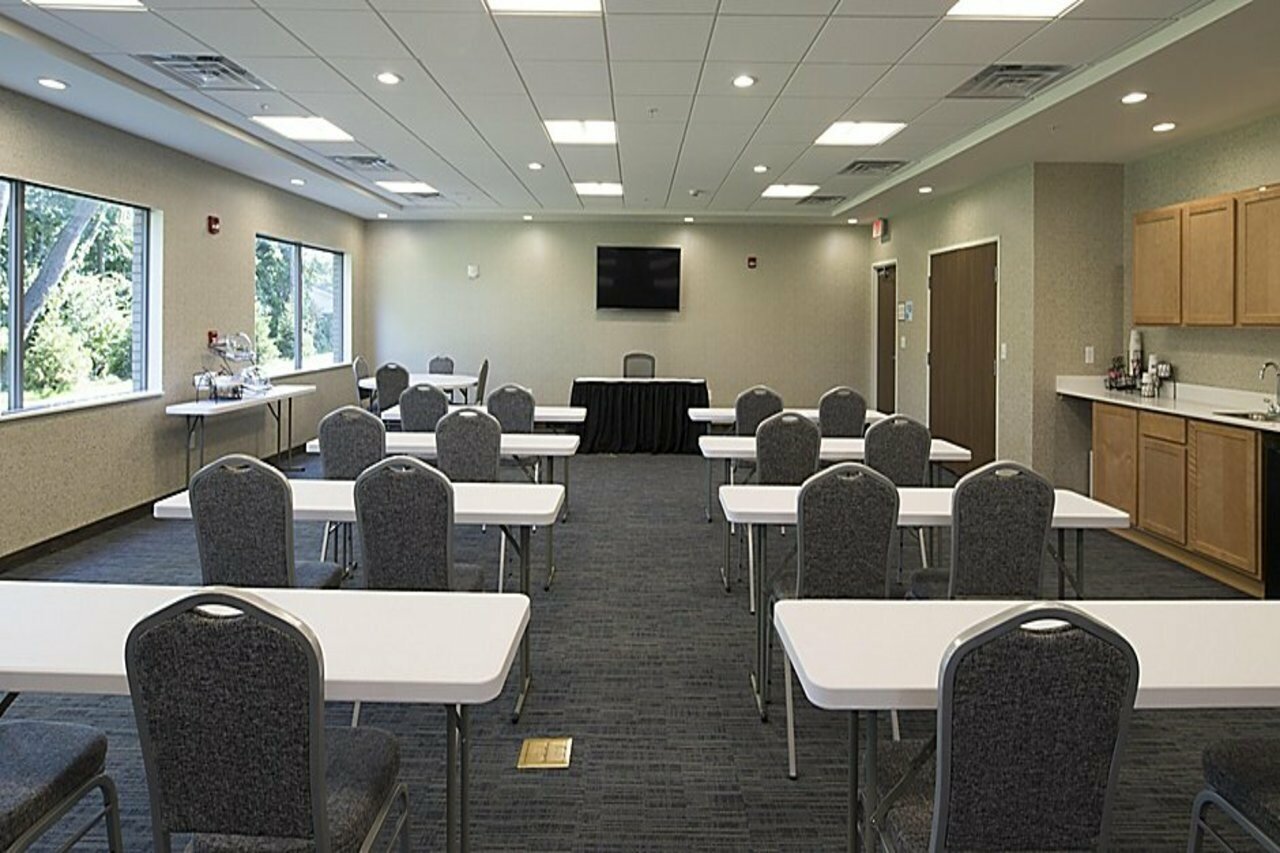 Фото Holiday Inn Express & Suites Michigan City, an Ihg Hotel