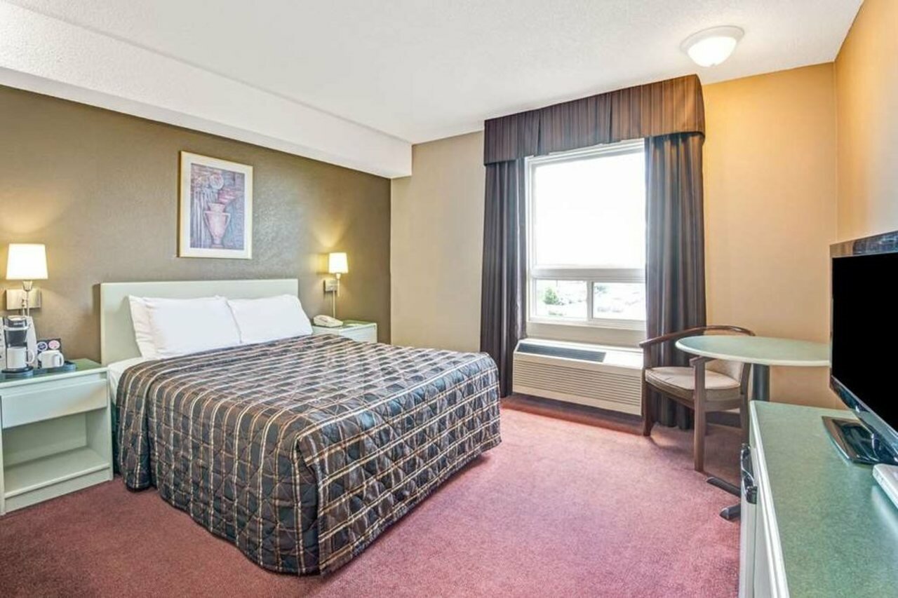 Фото Four Points by Sheraton Vaughan