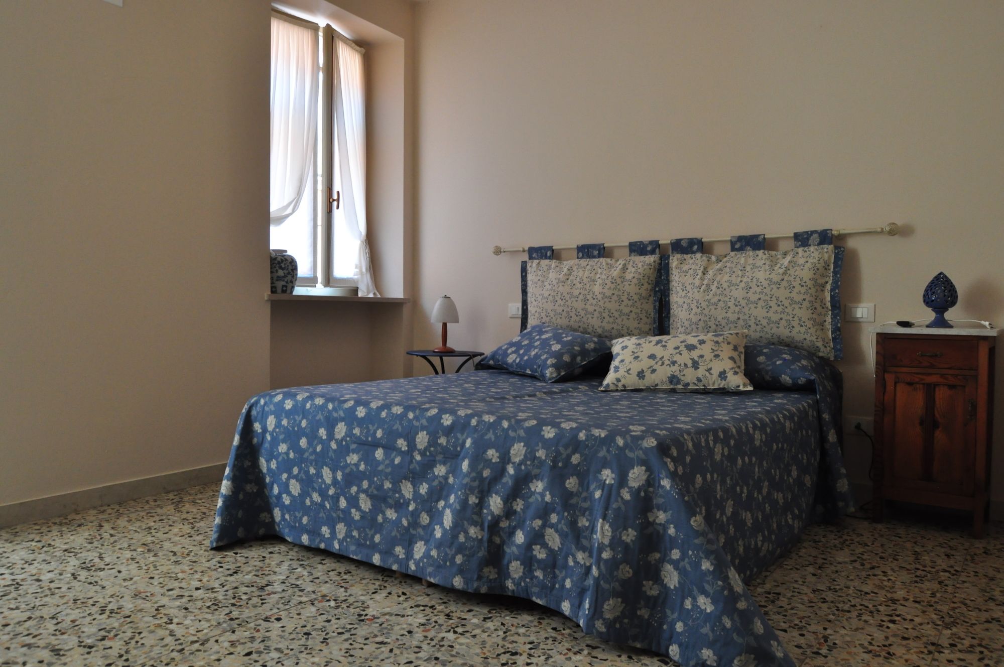 Фото Le Finestre Sul Borgo Rooms