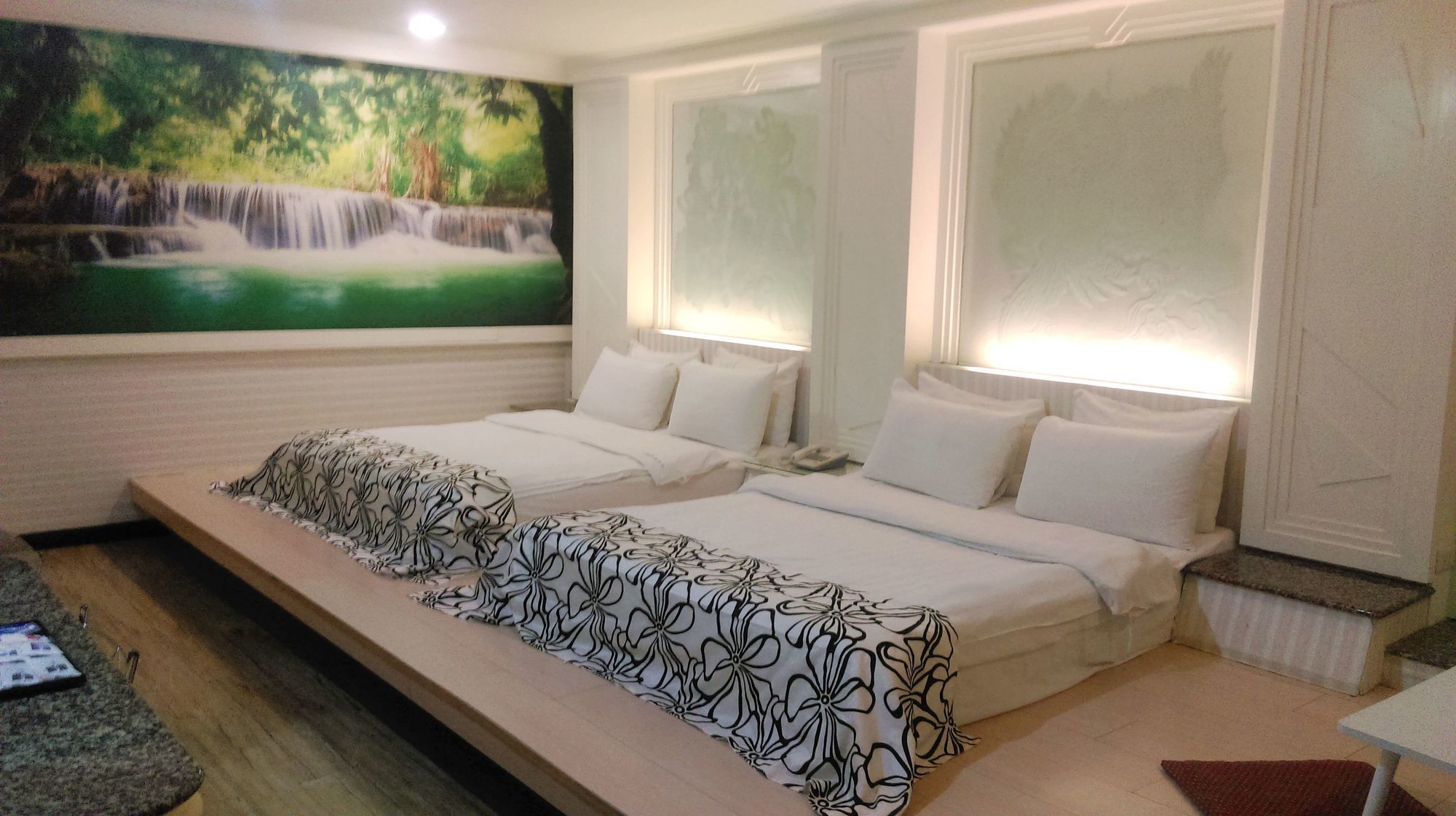 Фото HeYue Hotel