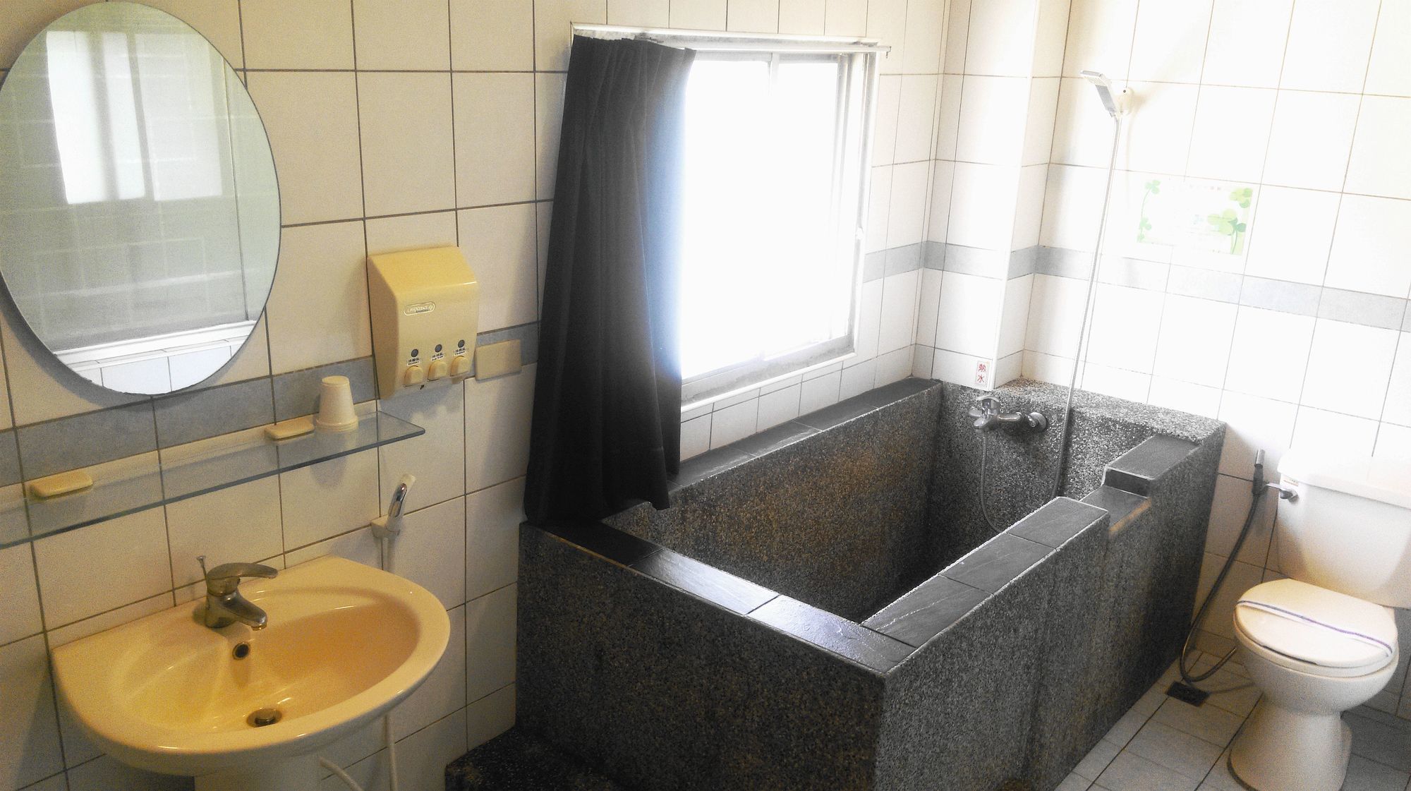 Фото HeYue Hotel