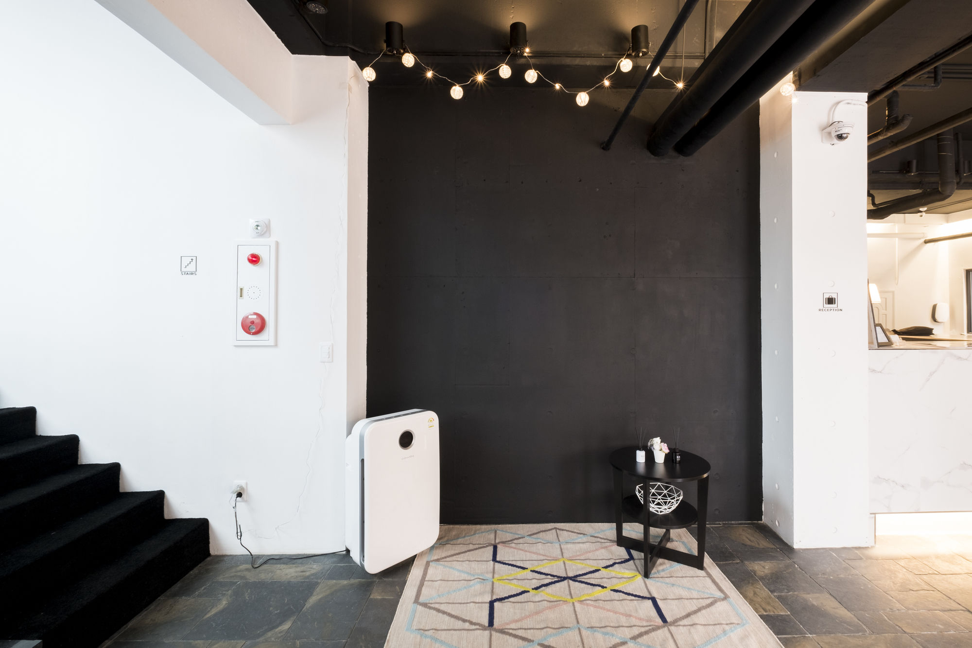 Фото Canvas Hostel - Black