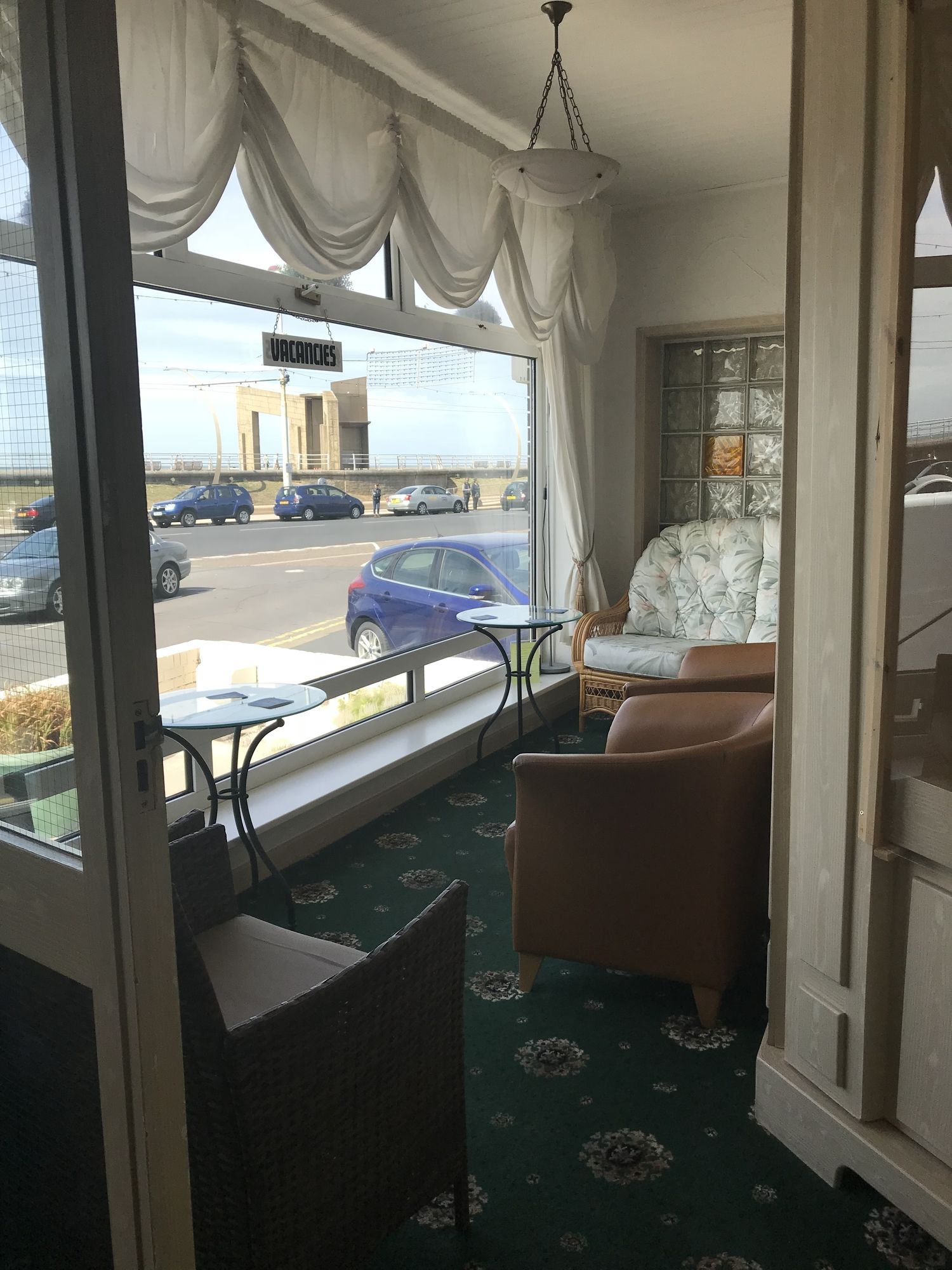 Фото Kingsbury Hotel