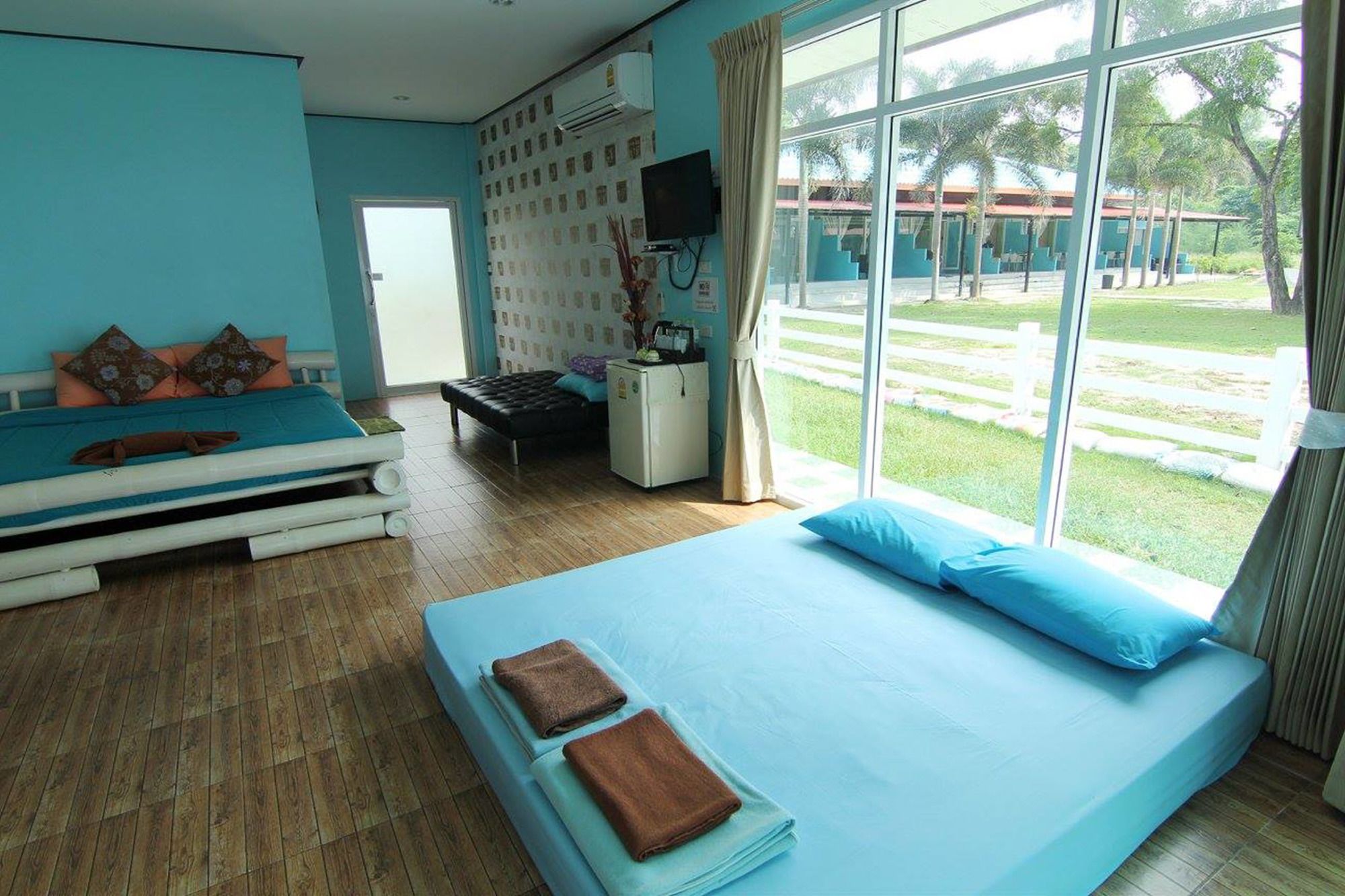 Фото Ton-Aor on the beach resort & restaurant