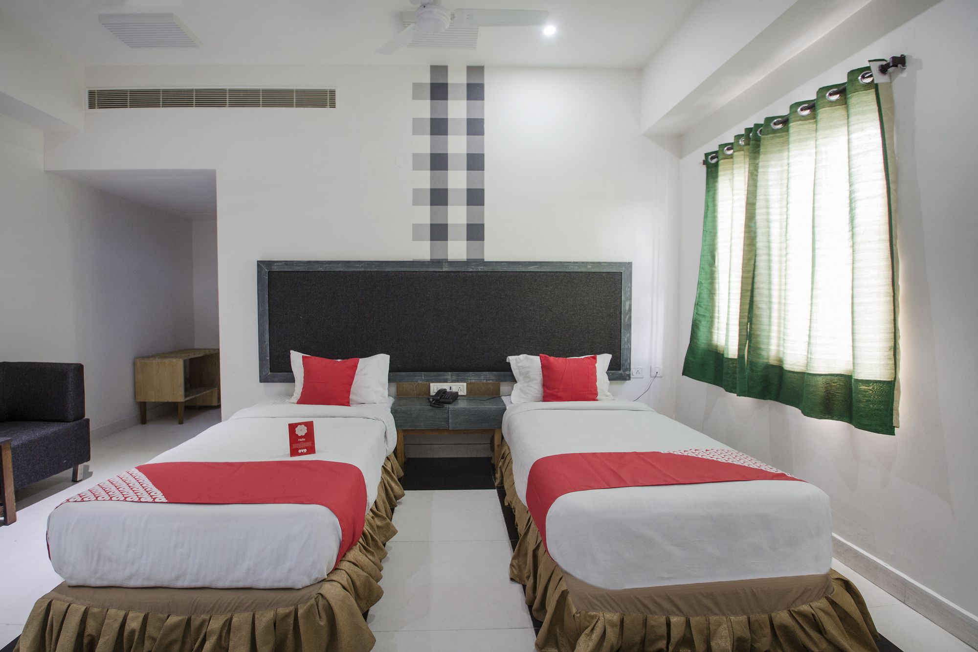Фото Oyo 10139 Hotel Palak Residency
