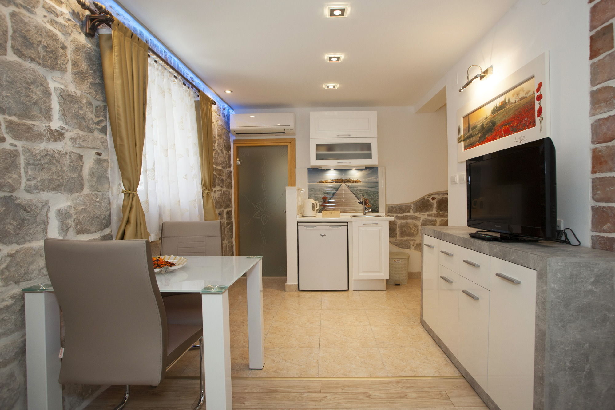 Фото House Sandra