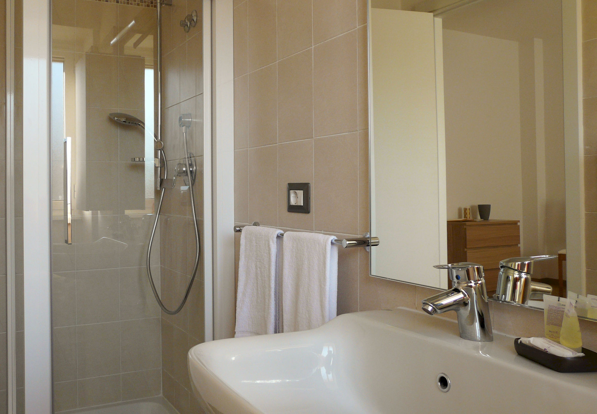 Фото Atticoromantica