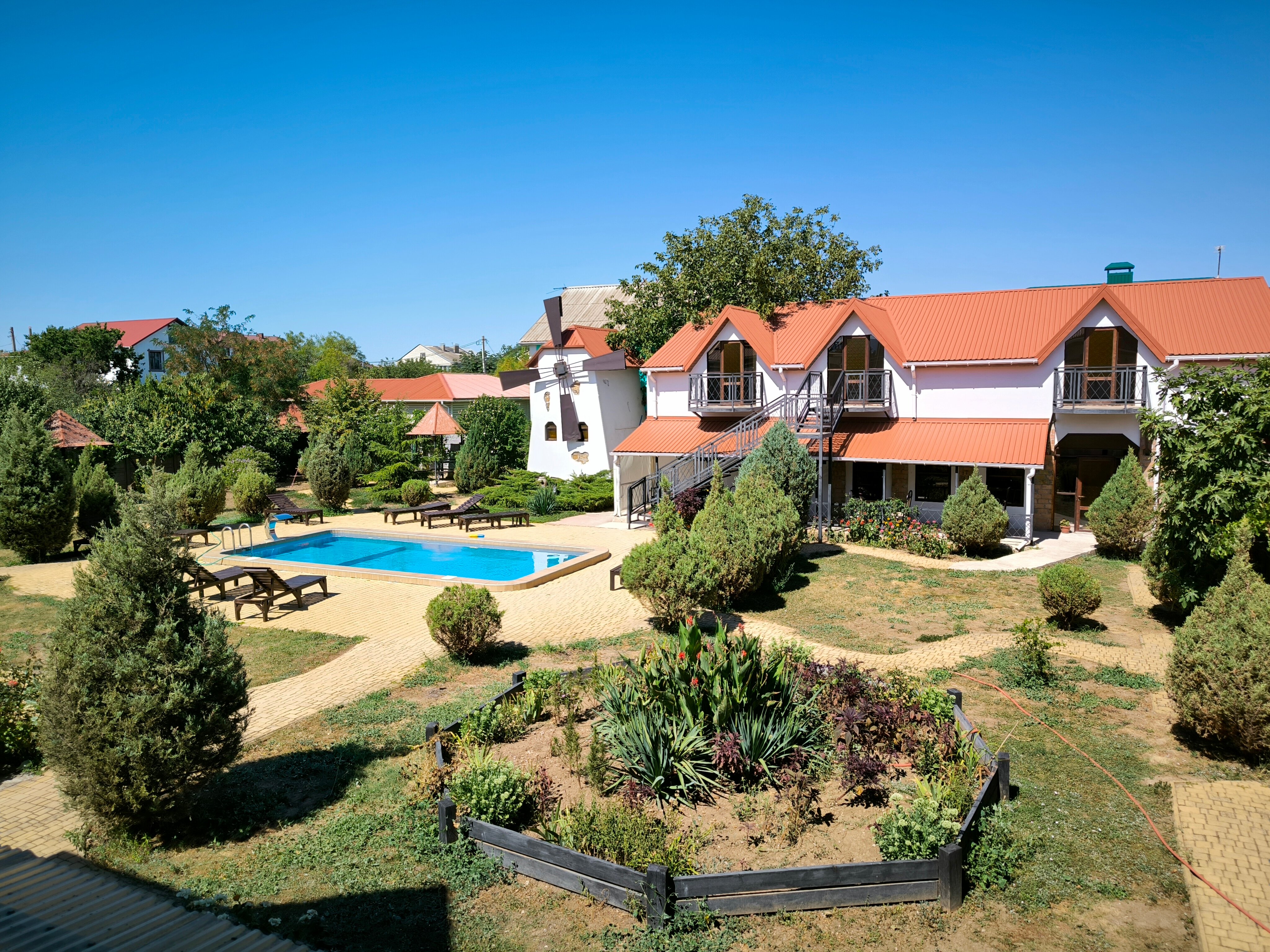 Фото Фонарь и мельница