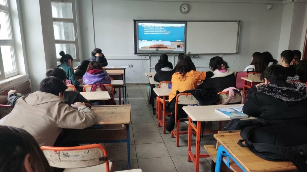 School Fatih Middle School, Batman, photo