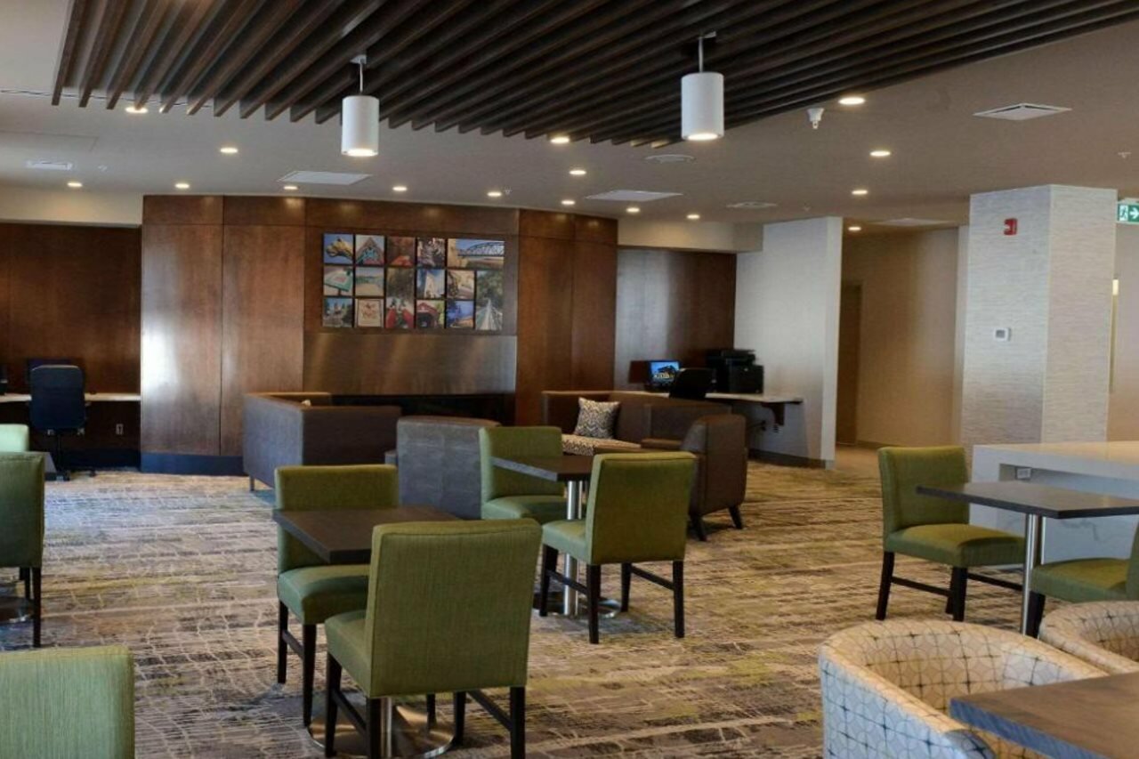 Фото Radisson Kingswood Hotel & Suites, Fredericton, NB