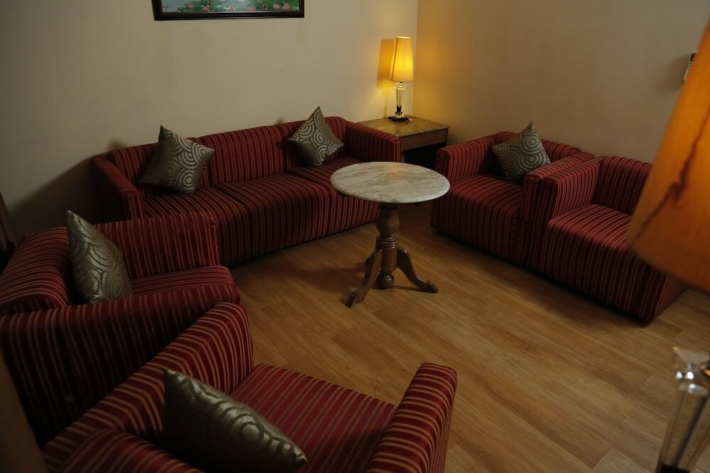 Фото Hotel Swiss Garden