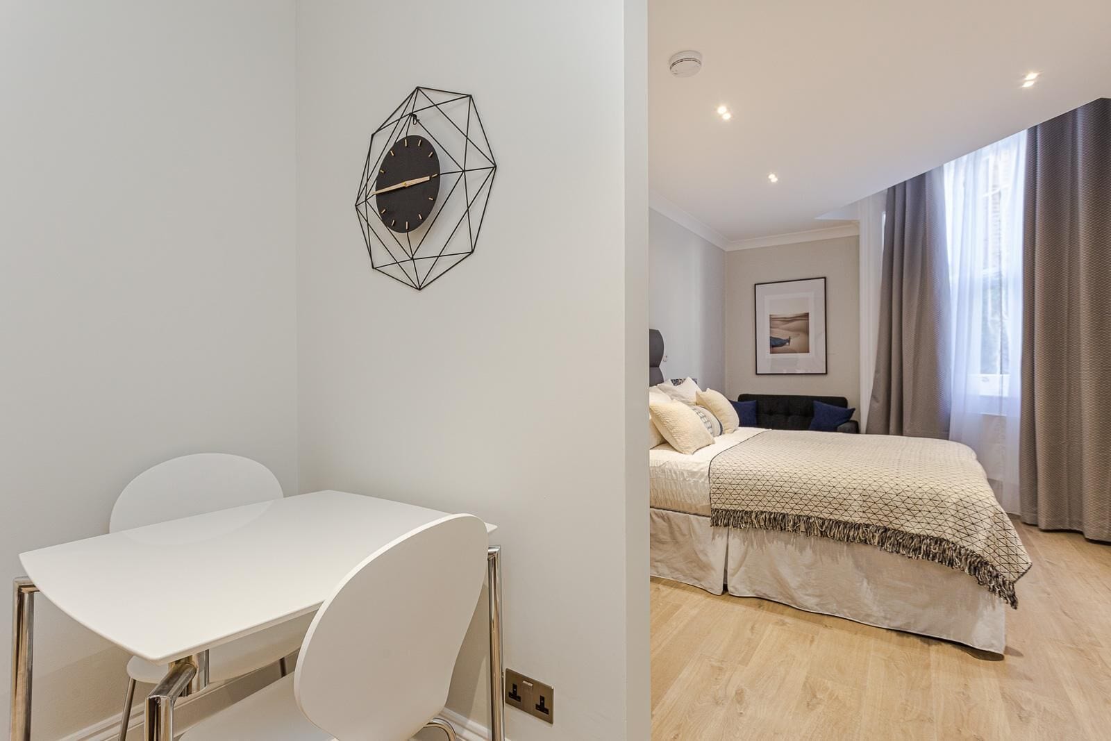 Фото Alexander Apartments