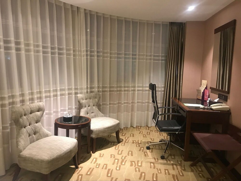 Фото Sun Moon Lake Hotel