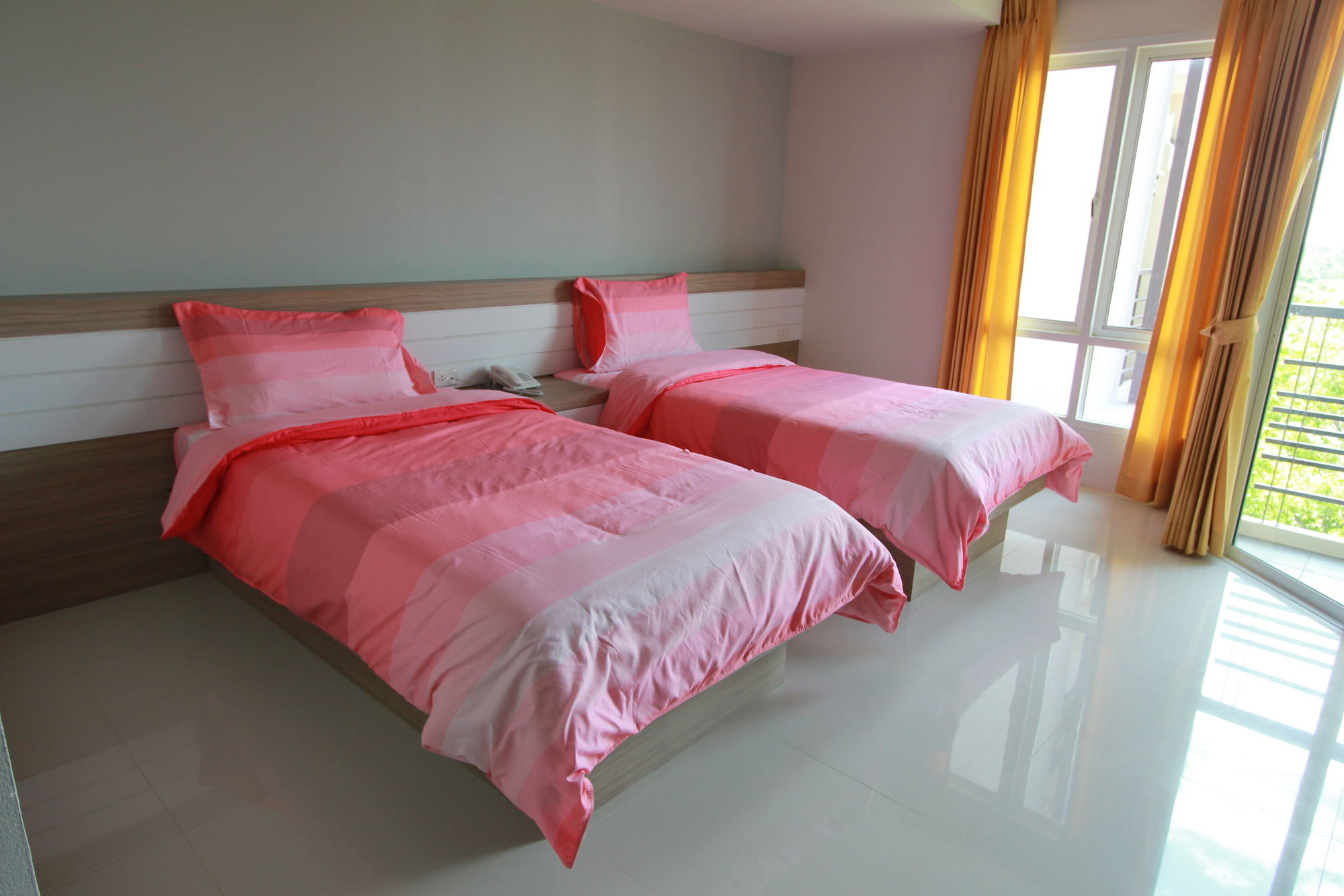 Фото Kamon Thara